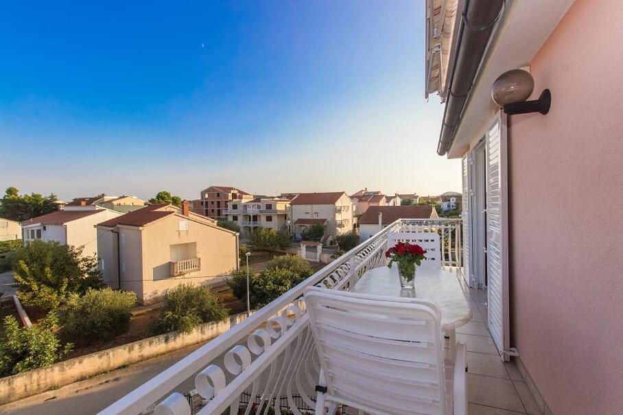 Apartments Tonimir Vodice Exterior foto